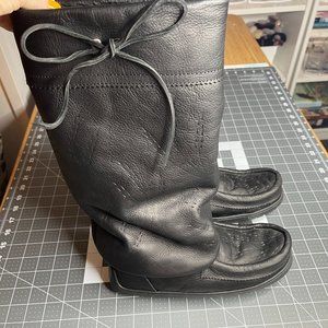 Manitobah Mukluks Tall Gatherer Boots - 8